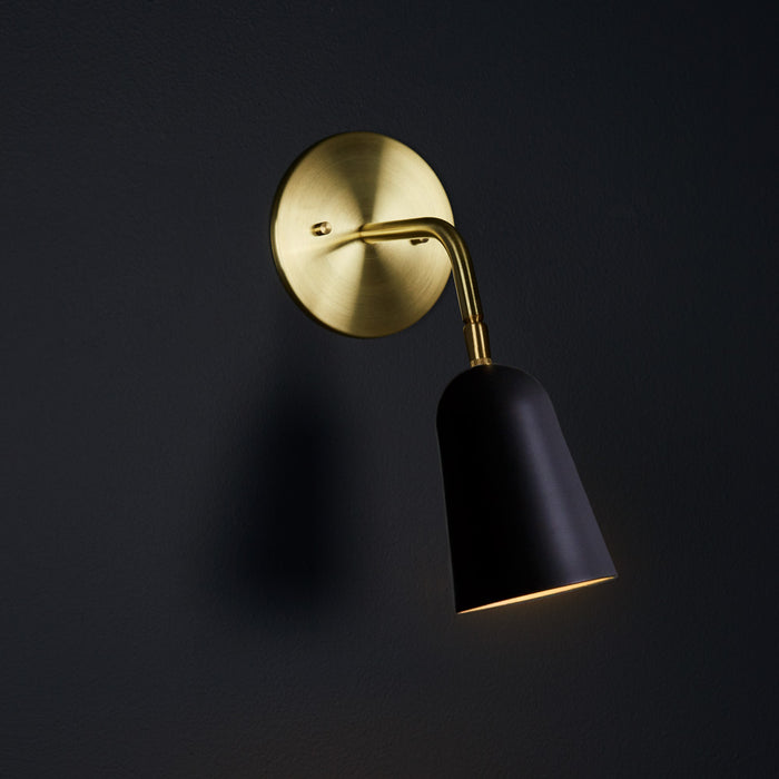 Sample Barnard - Natural Brass + Matte Black Shade